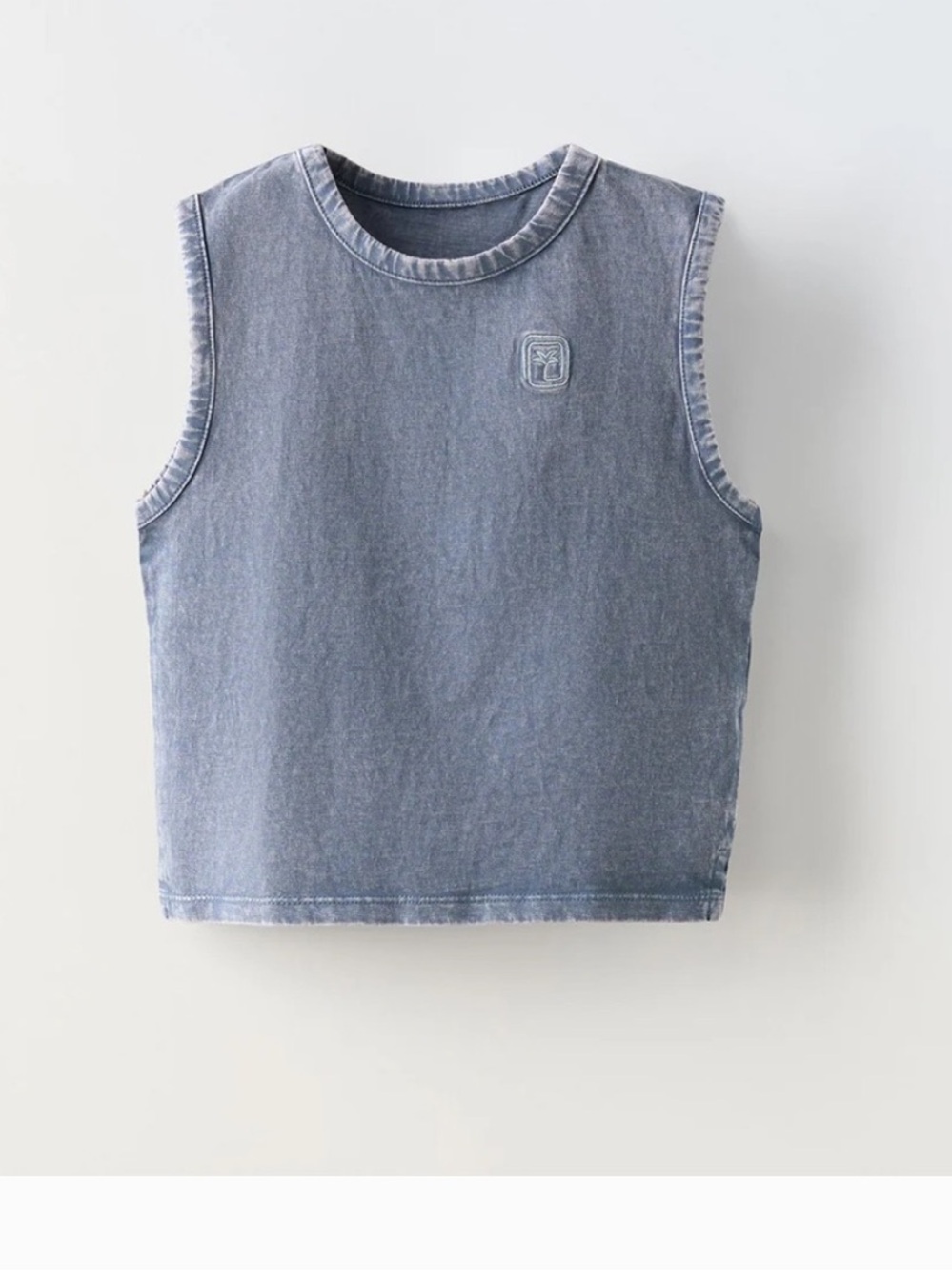 SLEEVELESS T-SHIRT